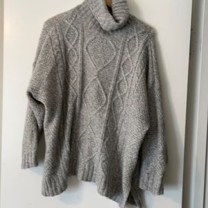 Aerie slouchy gray knittedturtleneck